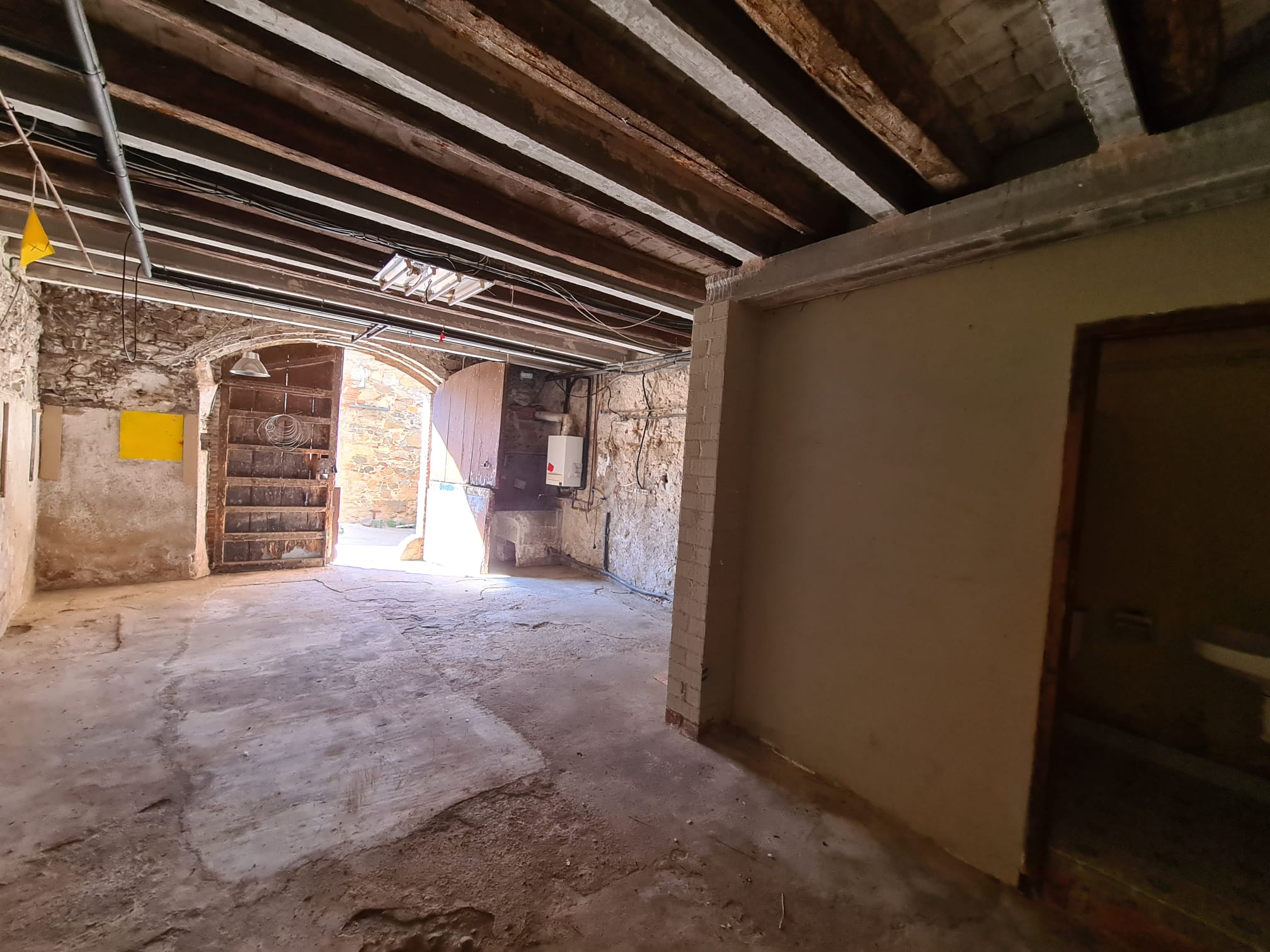 Casa De Pueblo En Venta De M Ubicada En El Casco Antiguo Del