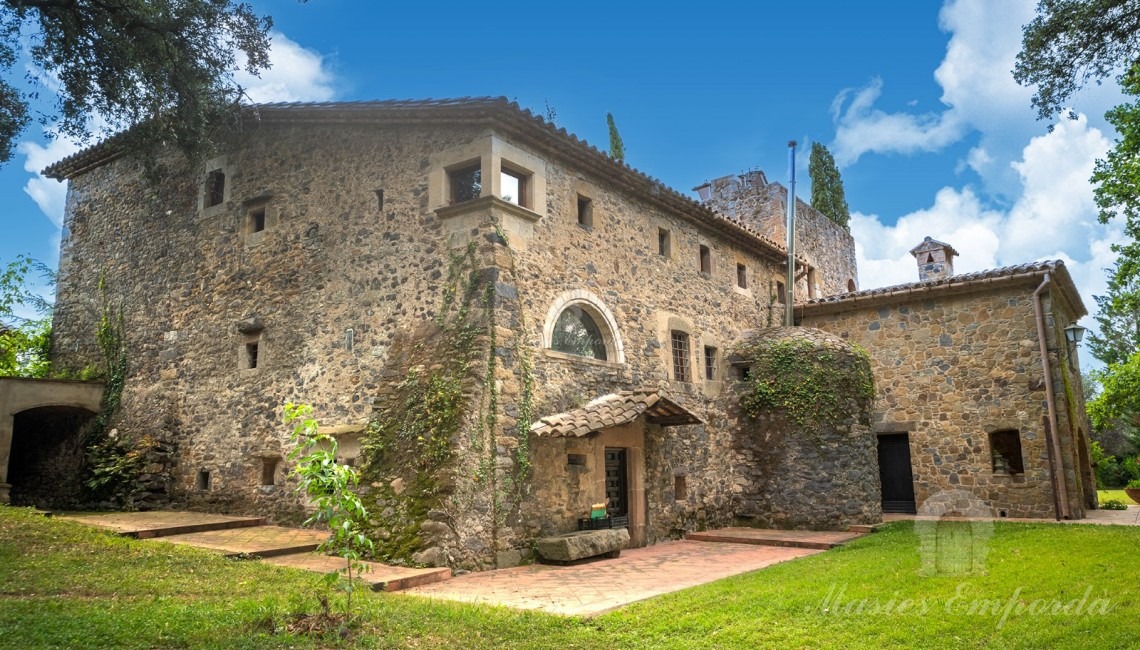 Fachada de la masía 