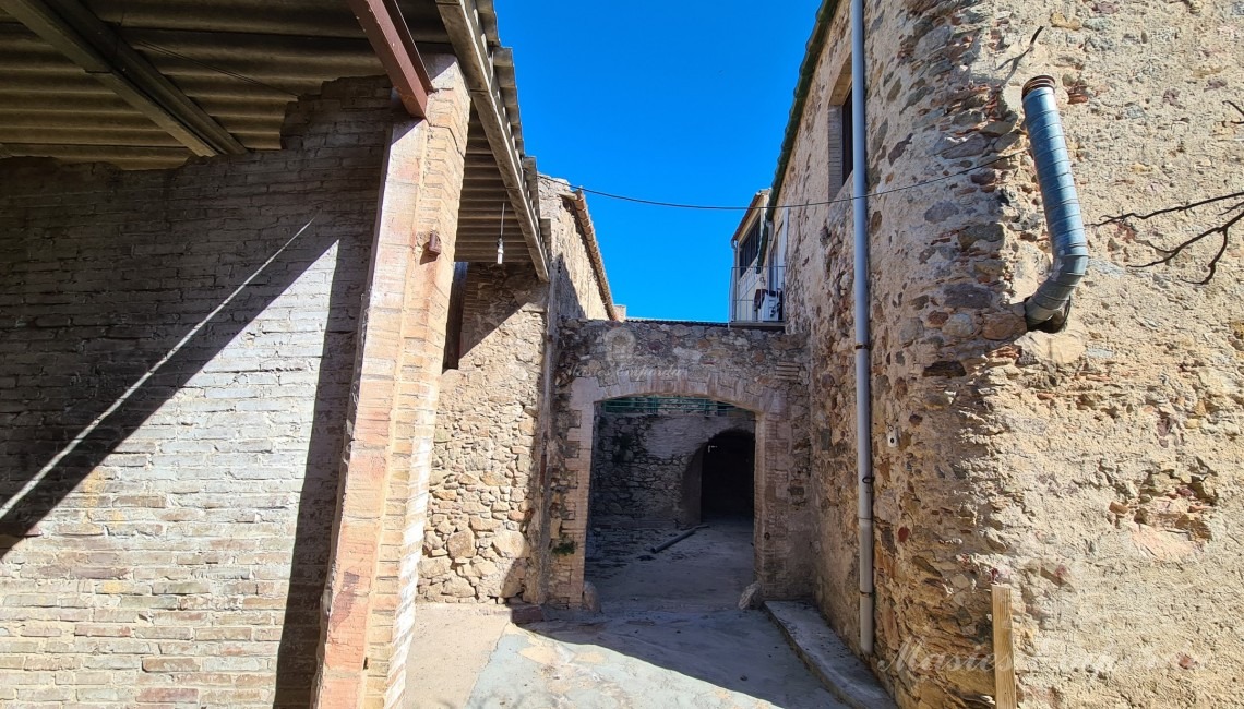 Entrada a patio de la casa