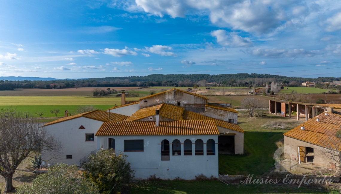 Vistas del conjunto constructivo de la propiedad