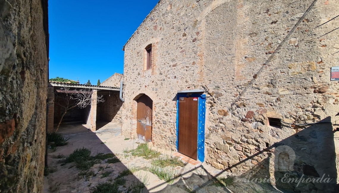 Entrada a patio de la casa