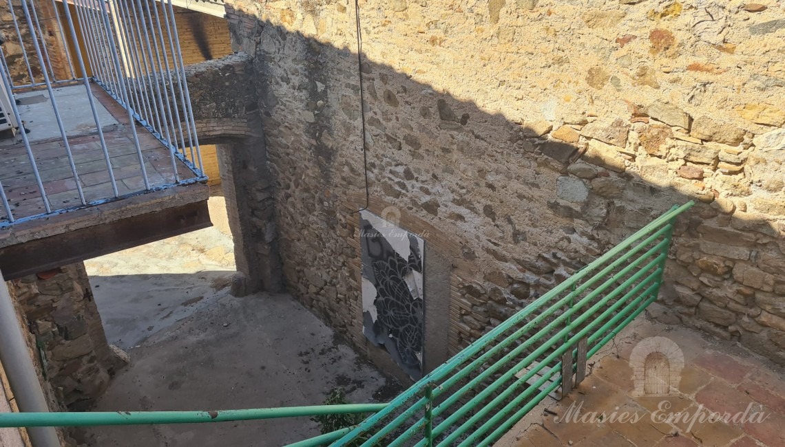 Solida desde la primera planta al exterior de la casa