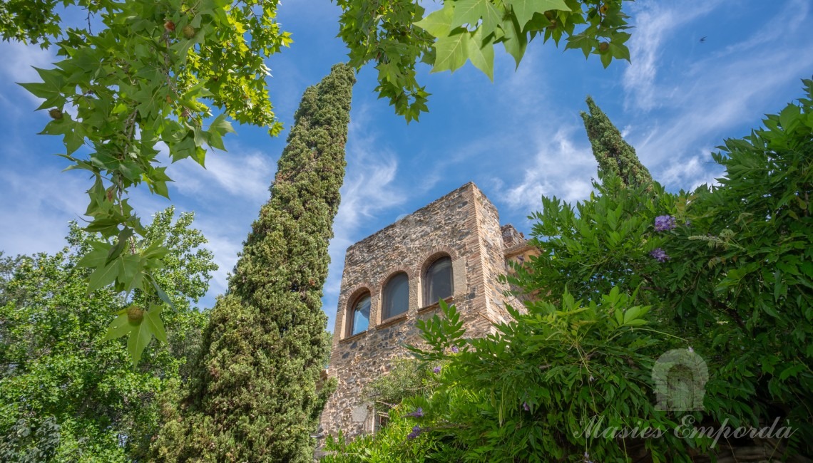 Fachada de la masía 