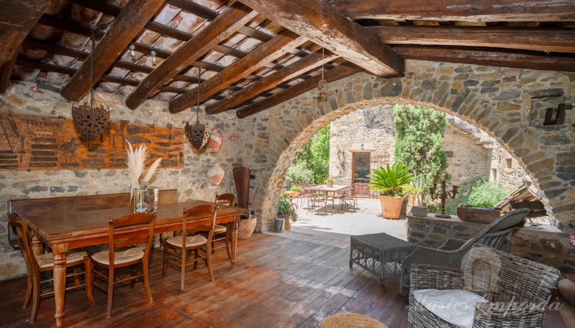 Porche y terraza de la primera planta