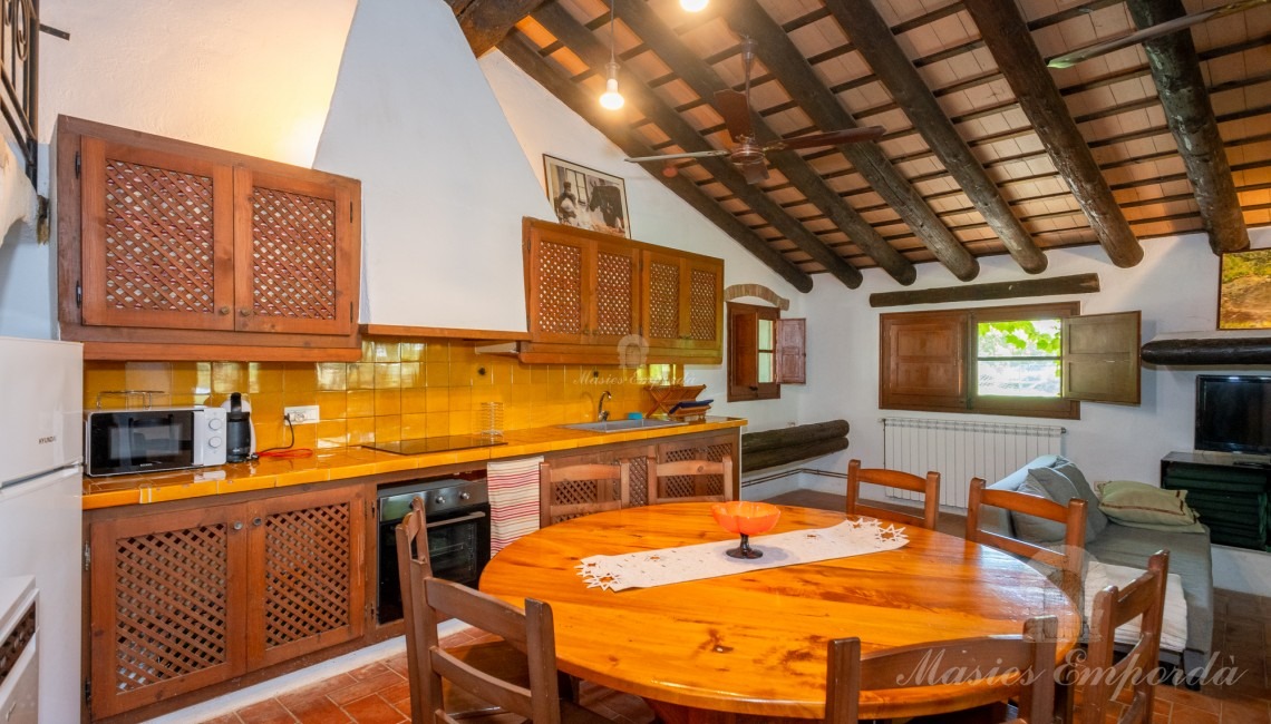 Comedor y cocina de una e las casas