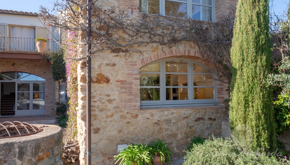 Detalle de la parte de la casa de la cocina en planta baja y la suite en la superior