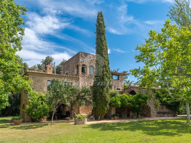 Fachada de la masía 