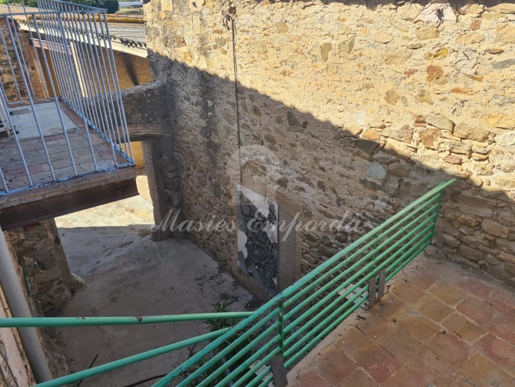 Solida desde la primera planta al exterior de la casa