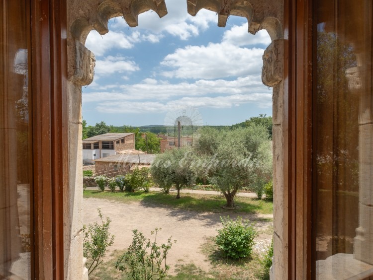 Ventana con vistas al valle